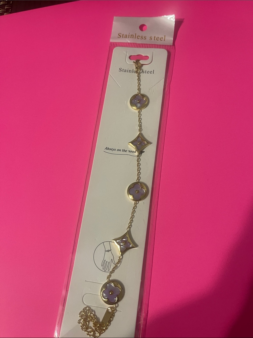 Source Unknown Gold-Tone Bracelet with Lilac Flower Charms